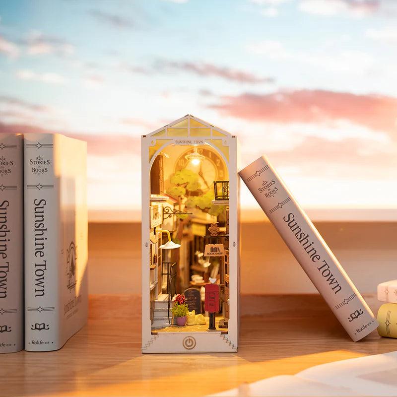 Puzzloria™ | Sunshine Town Book Nook - Puzzloria