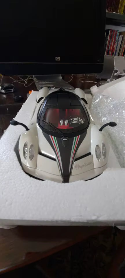 1:18 Pagani Huayra Toy Model Car Diecast Alloy Sport Cars - High precision restoration of details - Boy's birthday gift Customer Review
