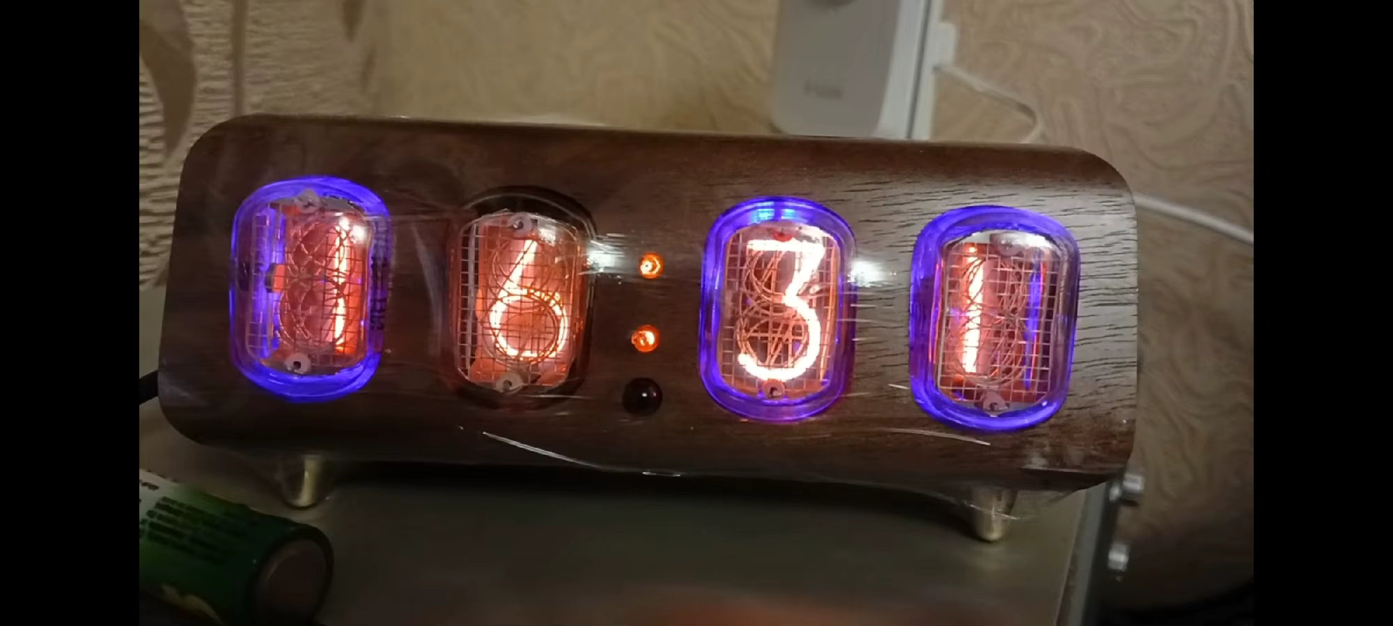 Retro Nixie Tube Digital Clock Creative Electronic Table Clock Nordic Living Room Decoration Smart Bluetooth Control Customer Review