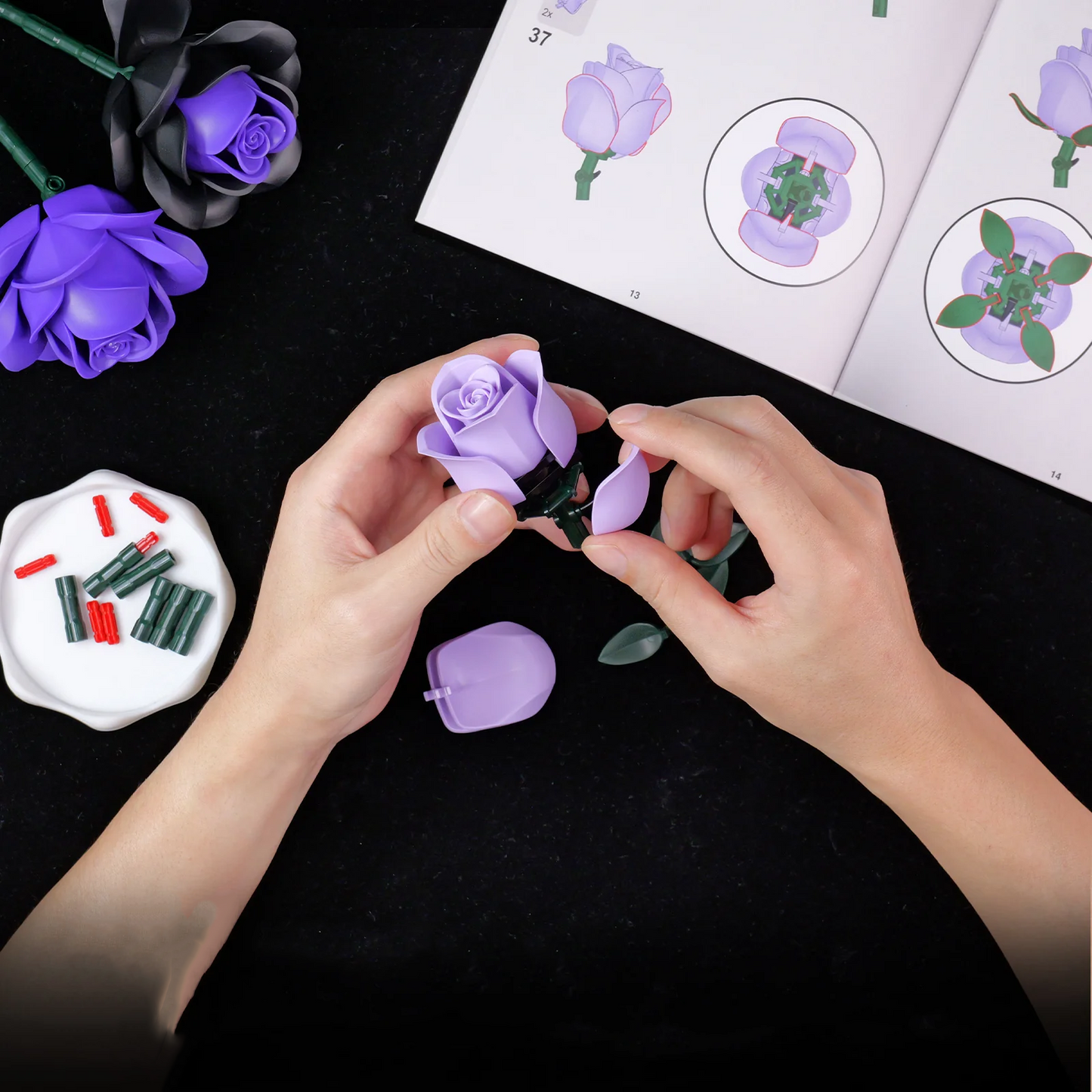 Puzzloria™ | Purple Rose Bouquet Building Block Set