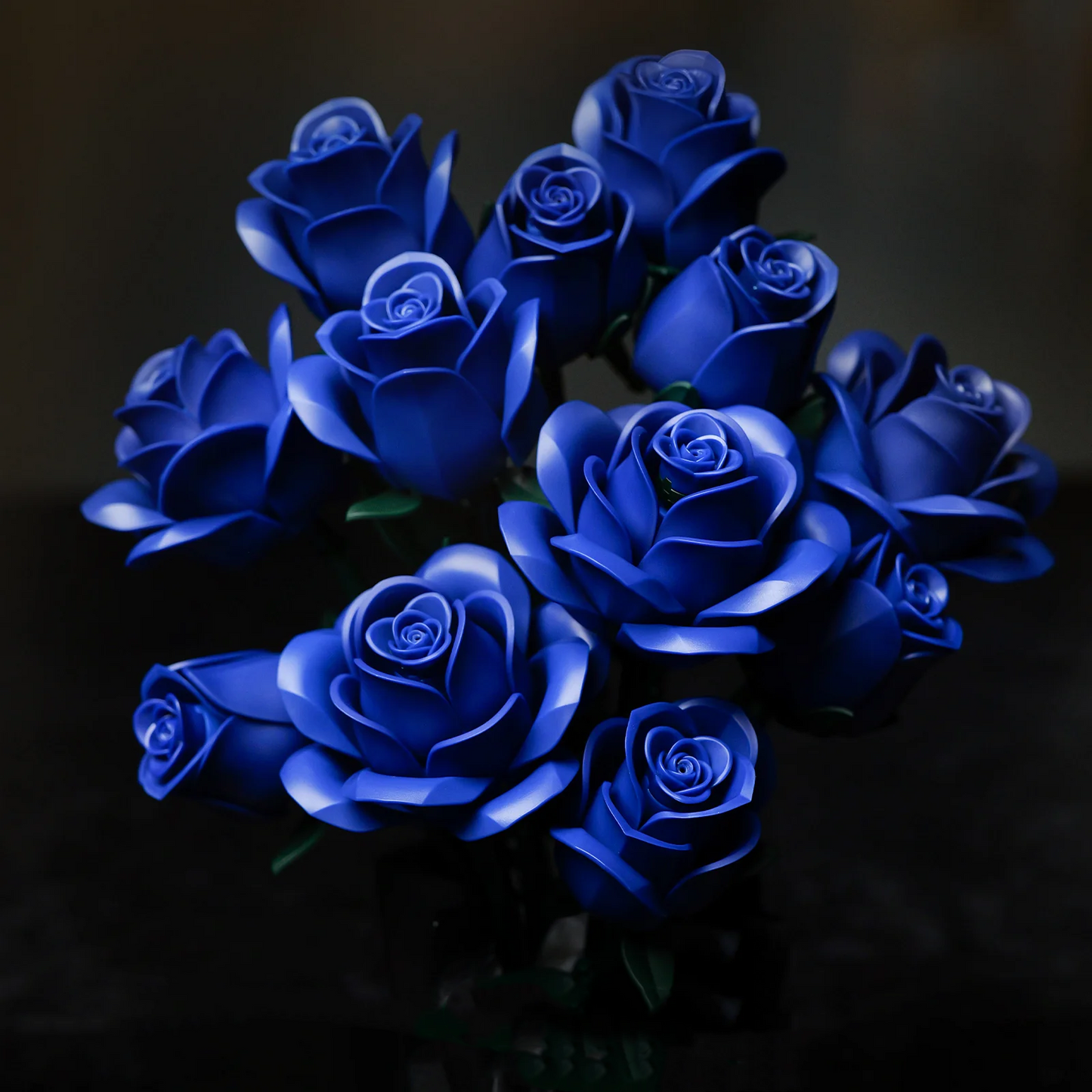 Puzzloria™ | Eternal Blue Rose Bouquet Building Set