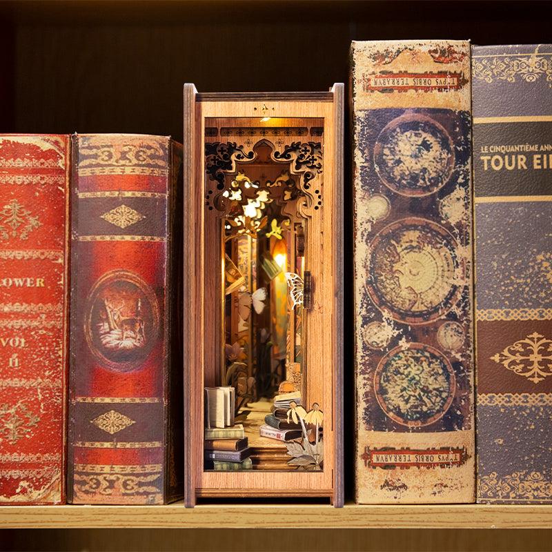 Puzzloria™ | DIY Booknook Kit (Butterfly of the Unknow Lands) - Puzzloria