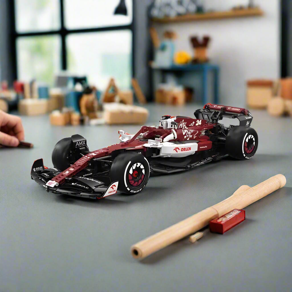 Puzzloria | Alfa Romeo F1 Team ORLEN C42 Racing Builder