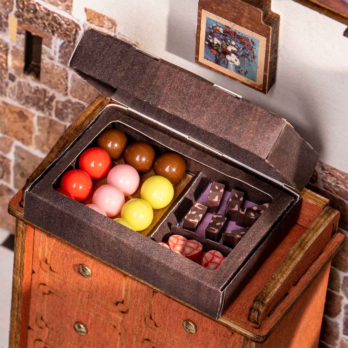 Puzzloria | Henry's Chocolate DIY Miniature House
