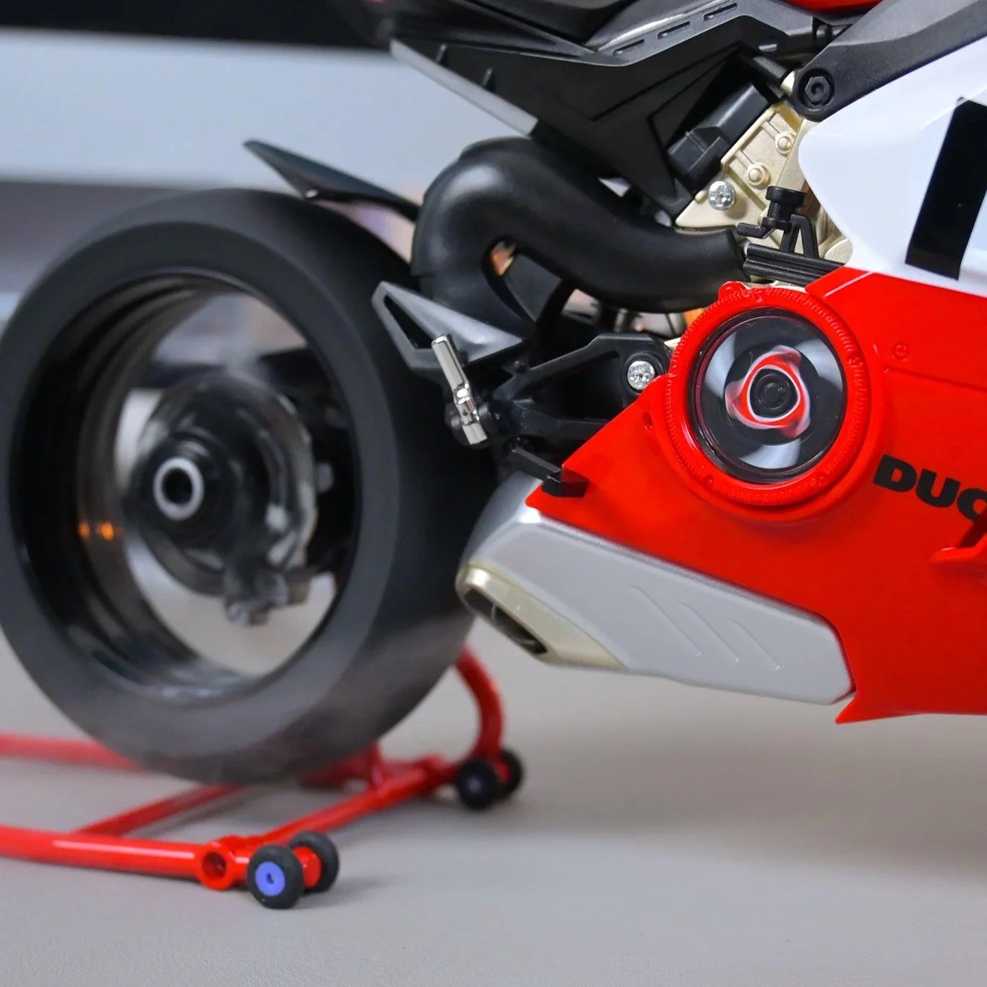1 6 ducati panigale v4r alloy diecast motorcycle model corse racing livery with led headlight engine sound for collectors