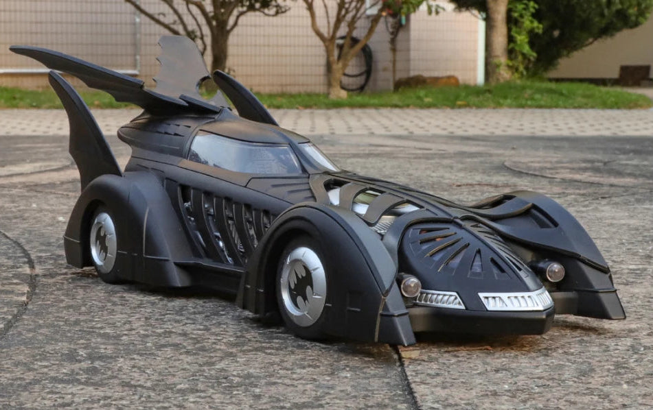 Batman Forever Batmobile 1:18 alloy replica with bat wing fins, collectible movie car, 1995 1 Tail, 1995 2 Tail