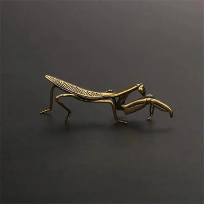 collectible miniature animal figurine in cast metal, praying mantis ornament for a bonsai tray or terrarium