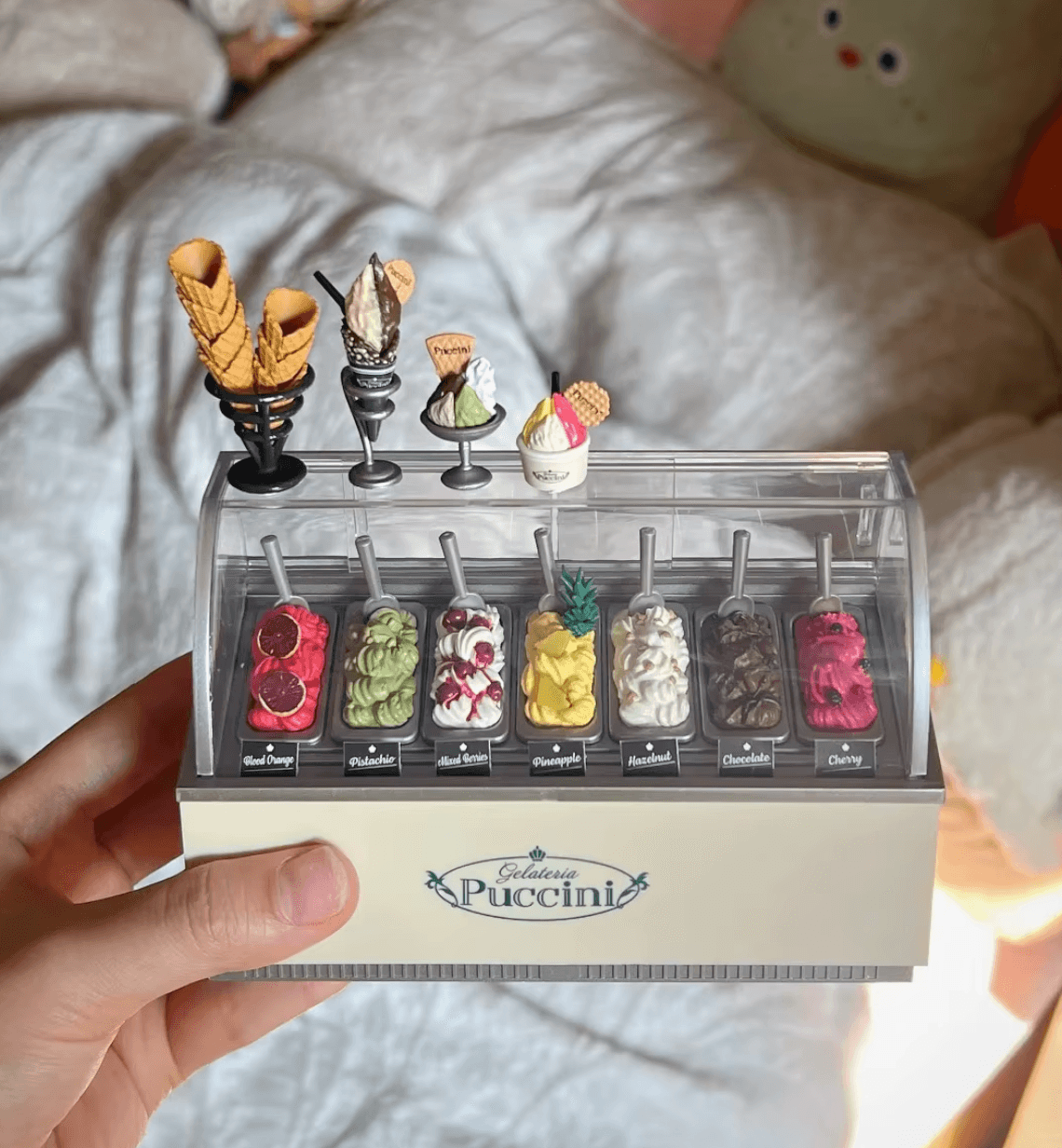 dollhouse ice cream shop miniature kit 1:12 gelato cones display case tiny food scene diorama gift