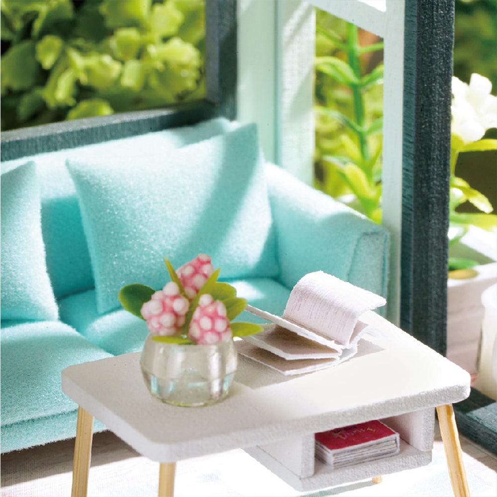 miniature apartment dollhouse green mint sofa close-up with coffee table flowers plants diy 1:24 scale wooden craft kit — Green
