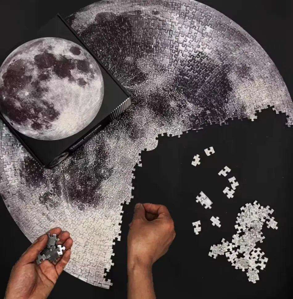 moon round jigsaw puzzle 1000 pieces adult assembling challenging space astronomy fan night sky -- Moon